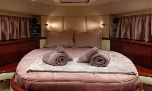 master cabin